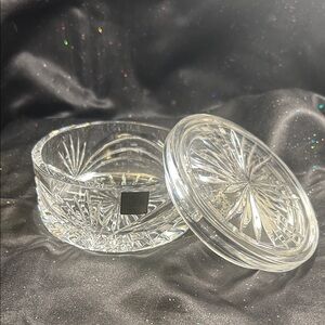Marquis by Waterford Crystal Powder/Trinket Box (LC)